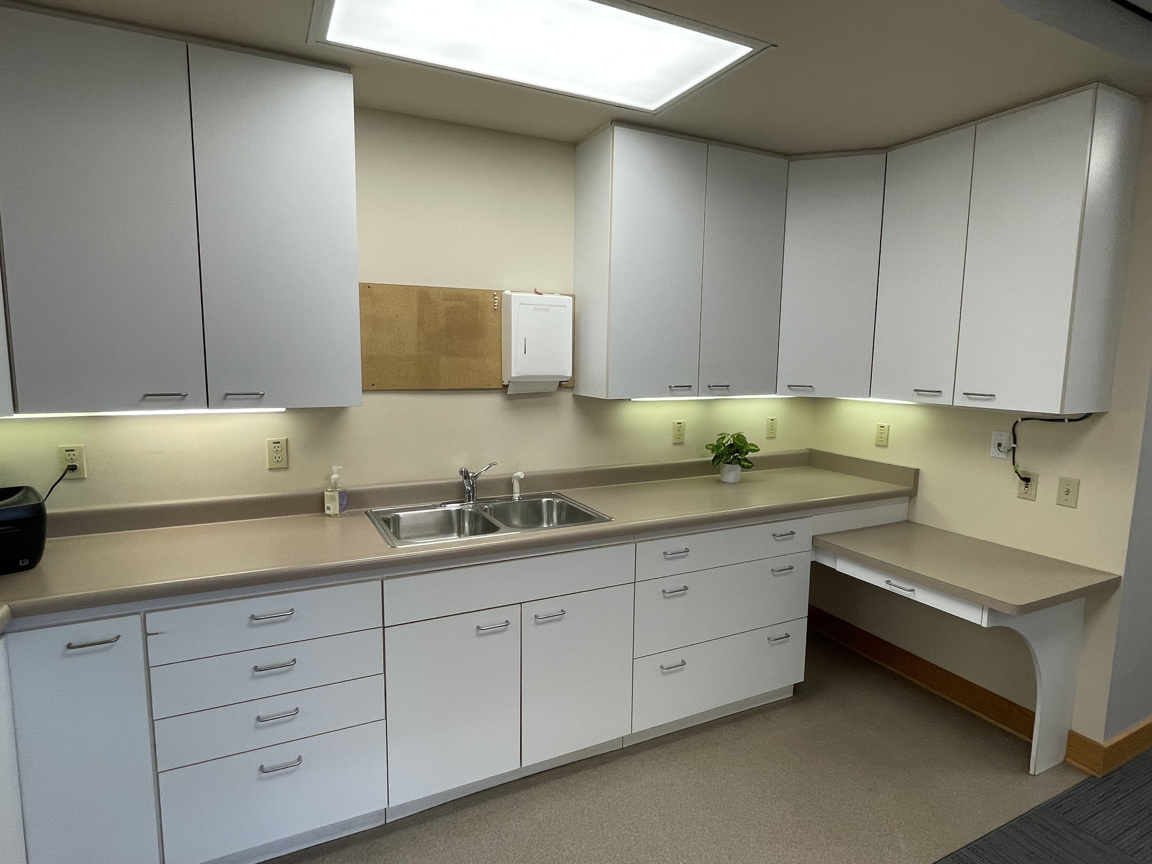 kitchen 3.jpg